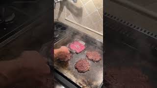 The PERFECT Smash Burger in 15 seconds bbq shorts [upl. by Reitman389]