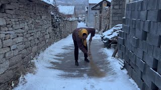 今年算是比较大的一场雪了，一大早起来扫雪，虽然挺冷 [upl. by Nahtannoj]