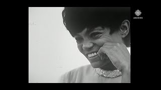 En 1969 rencontre avec Eartha Kitt dans sa loge lors de son passage à Montréal [upl. by Zetrok797]