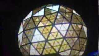 New year 2014 live countdown eve balldrop time square New York short version [upl. by Anirbys558]