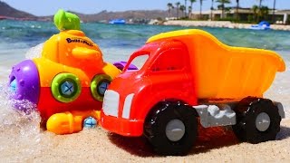 Camioncino alla ricerca di sottomarinoVideo per bambini Giochi sulla spiaggia [upl. by Dleifxam948]