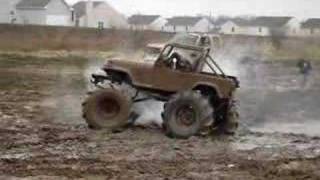 Huge Jeep tire pops off [upl. by Pardner768]