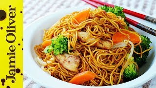 Stir Fry Chicken Noodles 鸡肉炒面  The Dumpling Sisters [upl. by Jehanna]