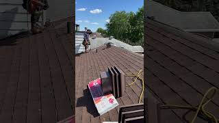 construction roof roofing roofer usa humor contruccion viralvideo skate roofinglife [upl. by Hardigg]