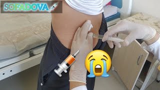 Injection in the buttock Intramuscular injection [upl. by Nnyl]