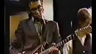 Elvis Costello  I Dont Want To Go To Chelsea  Live [upl. by Aseen]