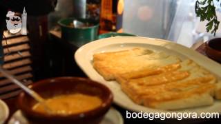 Pan con anchoas y boquerones en vinagre en Bodega Góngora Sevilla [upl. by Honey892]