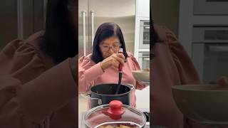 Mamãe procurando sopa🤣 carlinhosmaia [upl. by Naujud]