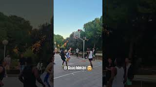 El Guachimán lo hace ver easy money 🤯🤐 basketball foryou basquet humor [upl. by Arnaud888]