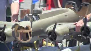 RC giant B17 Crashed formation with p51 amp P39 Chino 2012 [upl. by Hollah269]