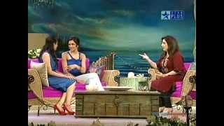 Asin amp Deepika Padukone on Tere Mere Beech Mein [upl. by Ettelohcin]