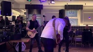 Heatseeker ACDC Tribute  “You Shook Me All Night Long”  Wee Jimmies Cowdenbeath  161124 [upl. by Barsky]