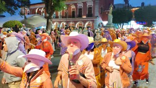 1Desfile previo a la coronación de la princesa en la feria de las flores Huauchinango Puebla2 [upl. by Lewanna]