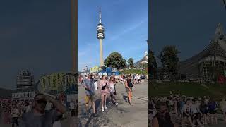 Taylor Swift  Swifties Fans Ankunft im Olympiapark München am 27072024 [upl. by Airoled]