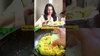 Shraddha Kapoor loves vada pavfoodbollywoodstreetfoodmumbailovedeliciousbreakfaststreemovie [upl. by Warram]