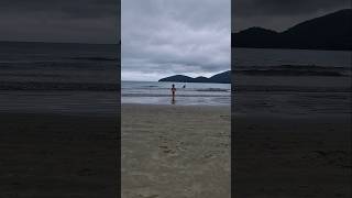 Praia da Enseada Ubatuba nublado praia família [upl. by Yatnwahs895]