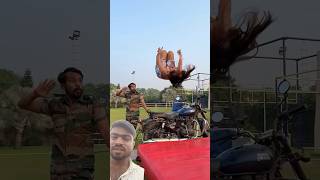 इतनी खूबसूरत लड़की स्टंट करके बुलेट पर चढ़ गई  couple jump hai shorts gymnast acrobatics flip [upl. by Gnart]