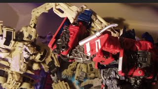 Optimus Prime Vs Bonecrusher  MPM Stop Motion Fight Scene [upl. by Vergos]