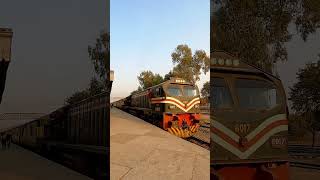 Bahudin Zikria the oldest train of pakistan pakraillive railway pakrailz train railwayworld [upl. by Palecek]