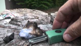 Ultimate Survival Technologies quotSparkiequot Fire Starter [upl. by Brandy37]