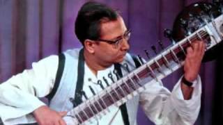 Raag Yaman Kalyan by Pandit Nikhil Banerjee with Ustad Zakir Hussain [upl. by Notlok]