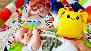 A playmat for Baby Dorian  Mommy for Lucky kids show  Learn animals for kids with toys [upl. by Cymbre]