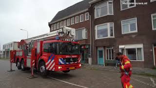 Eerste herfststorm Dakbedekking waait van dak in Groningen [upl. by Guyer]