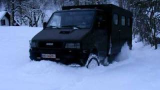 iveco daily 4x4 im schnee [upl. by Evadne234]