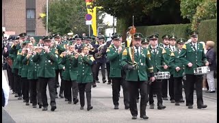 Schützenfest in Elfgen GrevenbroichElfgen 2024 Der Fahnenaufmarsch vor der grossen Königsparade [upl. by Attennaj]