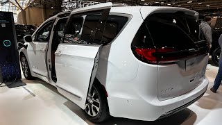 2024 Chrysler Pacifica Plug In Hybrid Pinnacle [upl. by Ortrud]