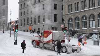 OLD PETERBILT 378 STRUGGLING IN SNOW UPHILL [upl. by Croner]