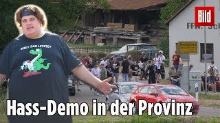 500 YouTubeFans stürmen Dorf von „Drachenlord“ [upl. by Eiramanig]