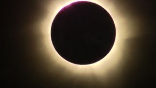 Spektakuläre totale Sonnenfinsternis in Australien [upl. by Dnaltiak]