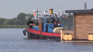 Slepen van de woonboot [upl. by Maria]