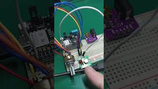 Arduino and 433MHz radio ESP32 control [upl. by Pettiford453]