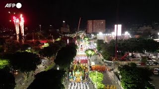 Brasile il Carnevale impazza per le strade di Rio [upl. by Fitzger]