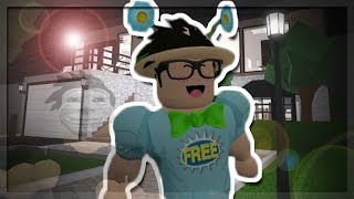 FREE COOKIES IM A BOY SCOUT IN ROBLOX BLOXBURG Roblox Roleplay [upl. by Magnuson]