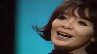 Juliette Gréco  Accordéon Déshabillezmoi amp Jolie môme 1968 [upl. by Ennairej]