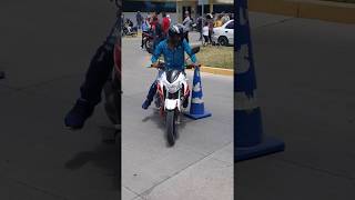 PRUEBA DE MANEJO DE MOTOCICLETA EN HONDURAS [upl. by Noned]