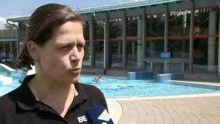 Schwimmen lernen mit der Weltmeisterin Sandra Völker Regio TV Schwaben [upl. by Yks]