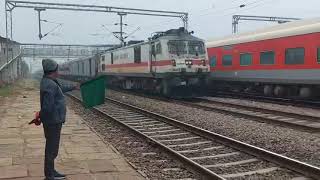 12626 Kerala Express 130kmph At Bhopal Express loop line overtake [upl. by Gwen298]