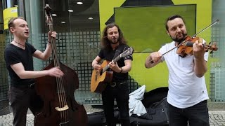 Street In Štatl Brno  Hazafele band from Brno  Song Káde shukár  cover  live [upl. by Timothea]