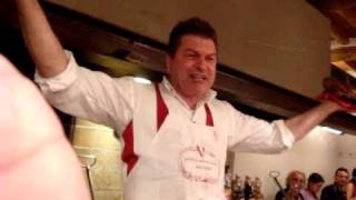 Dario Cecchini  Officina della Bistecca Panzano Itália 18092010 [upl. by Leopold122]