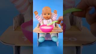 🍼 Preparando la Merienda al Bebé Nenuco en su Trona Natural Care 🍓👶 nenuco [upl. by Jenica]