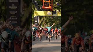 Mark Cavendish ends career style 🏆 Tour de France Singapore Criterium Win [upl. by Mortimer441]