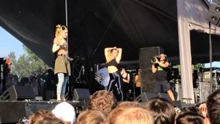 Grimes quotVanessaquot Austin City Limits Festival 2013 LIVE HD [upl. by Bridget]