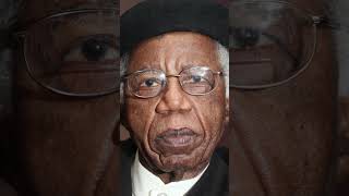 Chinua Achebe Biography Age Career [upl. by Doersten]