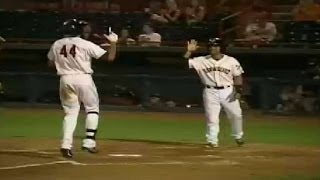 Eries Moya hits 18th homer [upl. by Krauss]