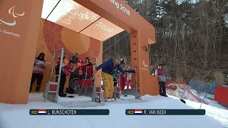 Lisa BUNSCHOTEN VS Renske van BEEK Snowboard cross PyeongChang2018 Paralympic Winter Games [upl. by Nnel]