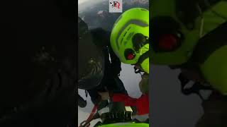 TRE ALPINISTI BLOCCATI SUL MONTE BIANCO LO SPETTACOLARE SOCCORSO IN ELICOTTERO news news [upl. by Nilram462]